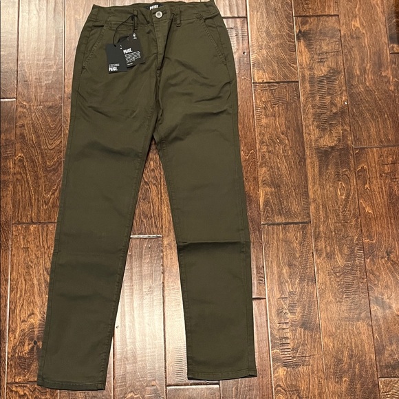 PAIGE Danford Chino Dark Military Green